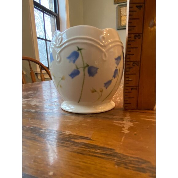 Lenox Blue Bell 3 1/2" Vase or Votive Candle Holder - Picture 3 of 6